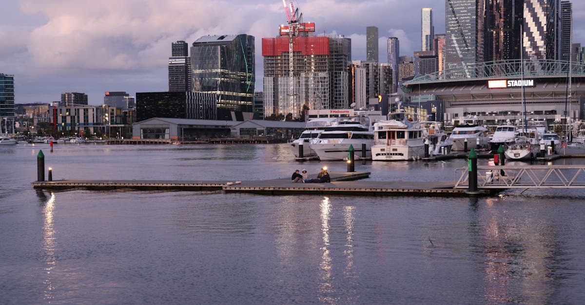 Comparing Hourly versus Daily Rates for Self-Drive Boats