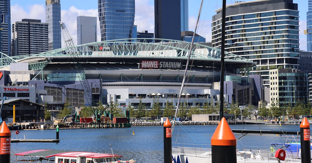 Navigating Melbourne’s Waters: A Houseboat Captain’s Handbook