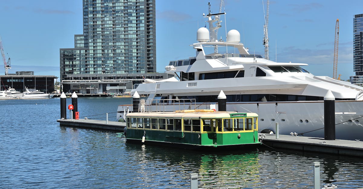 Off-Peak Discounts: How They Affect Your Boat Hire Choices