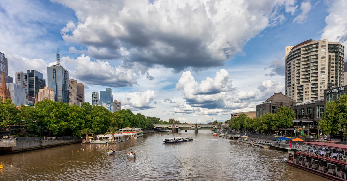 What to Know Before Renting a Houseboat in Melbourne